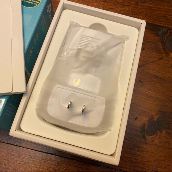 TP-Link AC750 Wi-Fi Range Extender RE200 - Picture 7 of 7